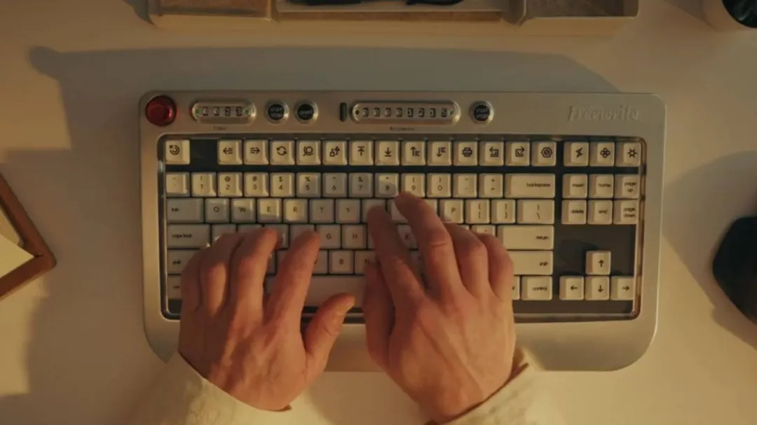 High-Quality Aluminum Keyboard Crafted to Enhance Your Writing Experience