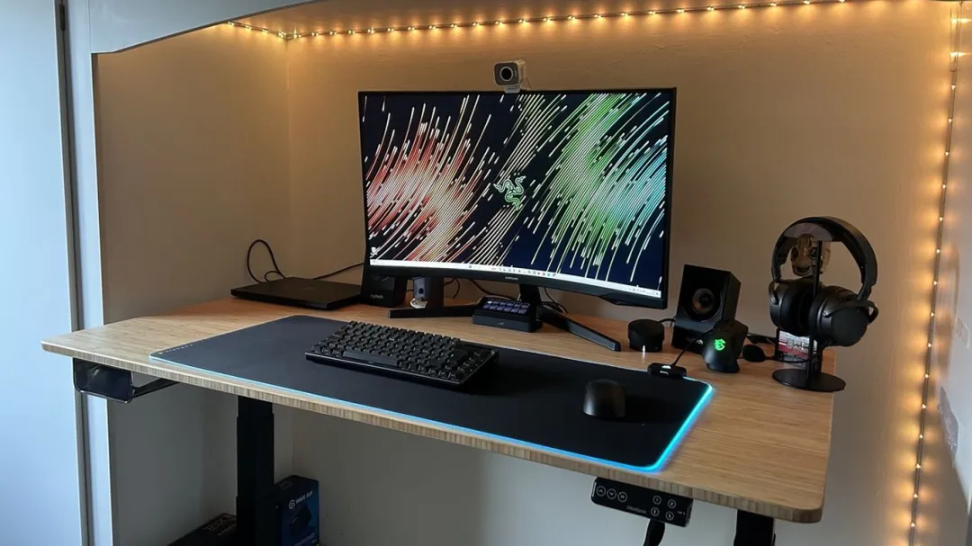 Spacious Standing Desk Now $150 Off