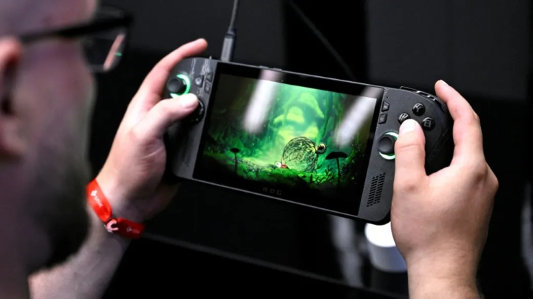 Microsoft Returns to Handheld Gaming Battle